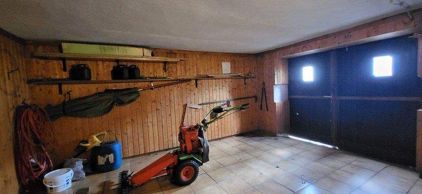 ZUSÄTZLICH PLATZ IN DER GARAGE