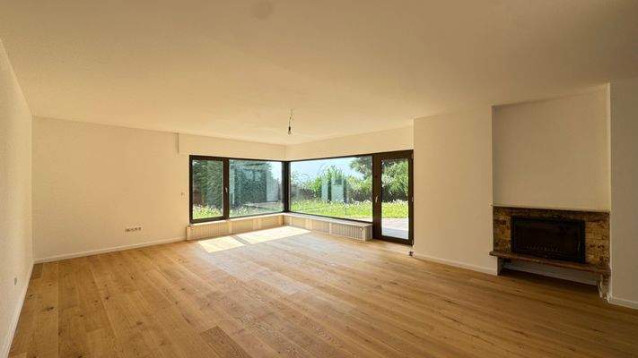 Wohnraum mit Gartenansicht