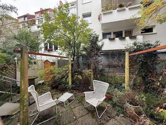 Unikat im Bremer Viertel - Terrasse mit viel Grün