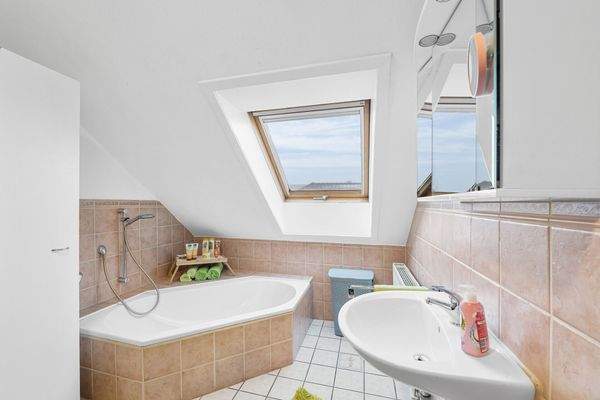 d393b1fc-b545-44ef-972c-45c40bf1cbe9