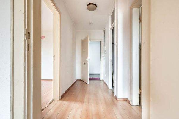 Flurblick zur Eingangstür