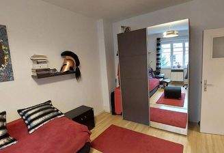 Wohn- & Schlafzimmer