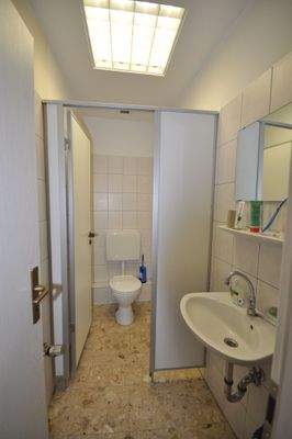 10 sanitäre Anlagen.JPG