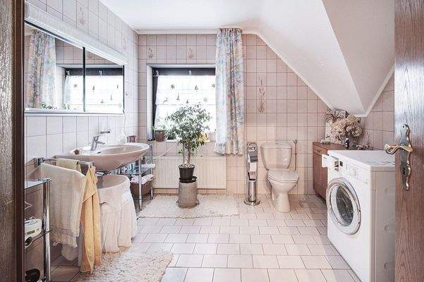 Badezimmer Wohnung Dachgeschoss