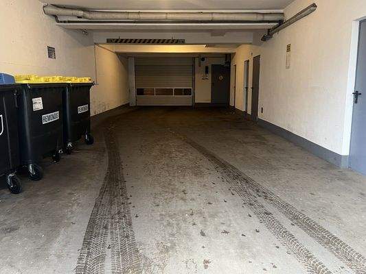 Tiefgaragenzufahrt