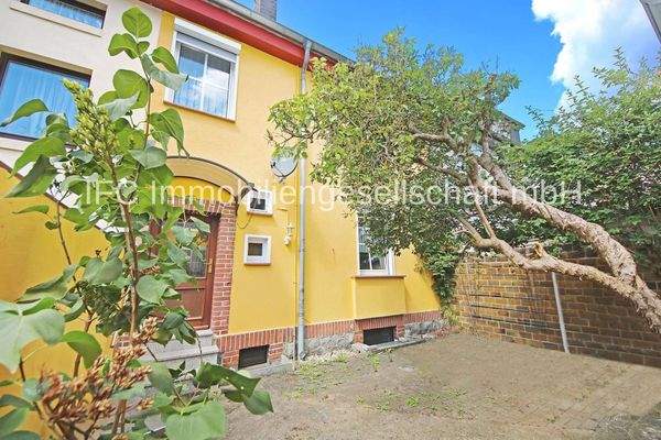 Hausansicht / Hofbereich