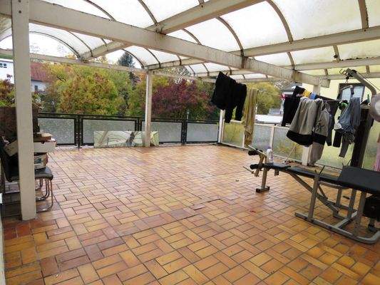 überdachte Terrasse