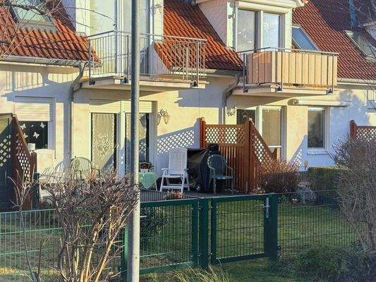 Südwestterrasse mit Garten