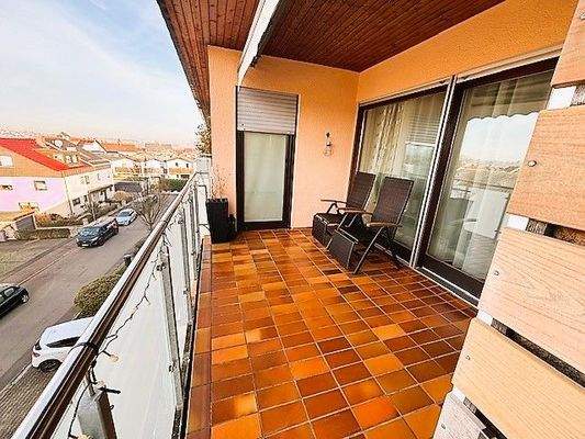 Balkonzugang vom Kinderzimmer.jpg