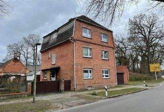 Blick auf das Dreifamilienhaus