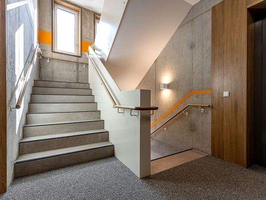 Attraktiv gestaltetes Treppenhaus