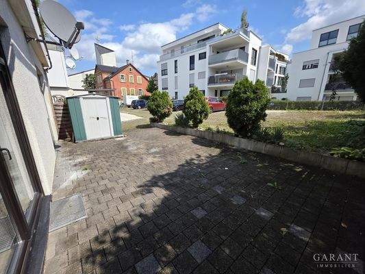 Terrasse oder PKW Stellplätze