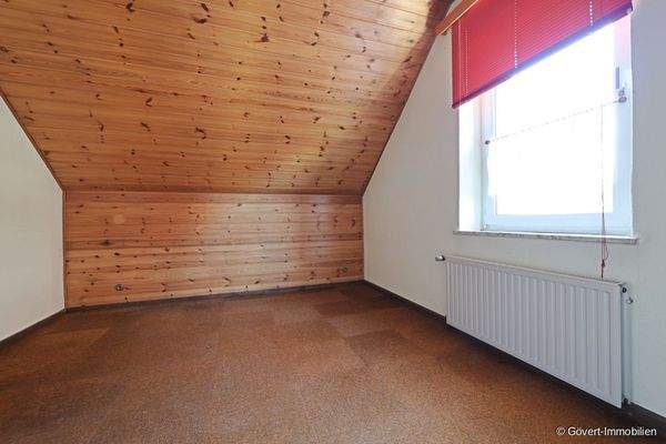 DG Zimmer vor der Wohnung