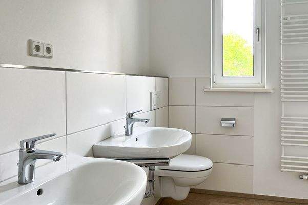 Großes klassisches Badezimmer