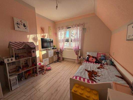 Kinderzimmer im OG