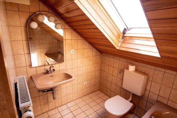 Dachgeschoss - Badezimmer