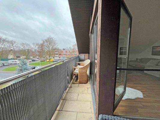 Balkon (Beispielwohnung DG)