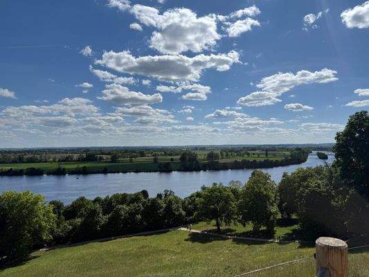 Idyllische Donaulandschaft