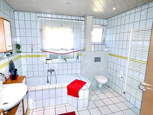 EG helles Badezimmer