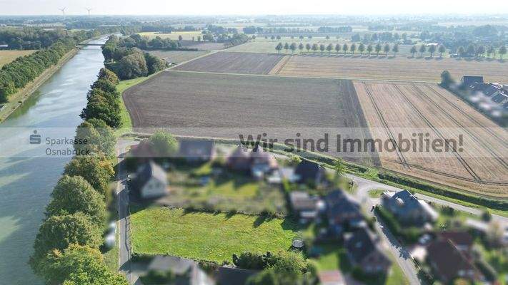 Grundstück mit Umgebung