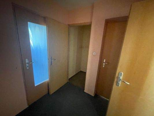 Flur mit Abstellkammer