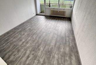 Helles Zimmer mit Aussicht