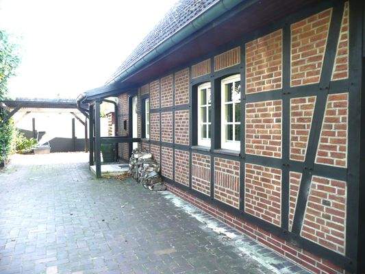 Hofauffahrt zum Carport