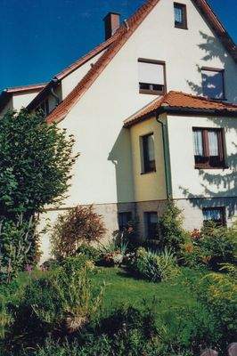 Hausansicht vom Garten aus