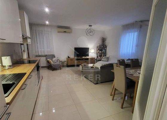 Zentral & aktiv im Herzen von Omiš