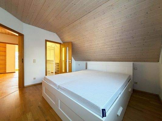 DG Schlafzimmer 1: Erholen Sie sich gut...mit begehbarer Ankleide 