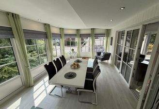 Wintergarten mit Essbereich