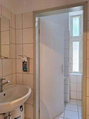 hell gefliest (WC 1)