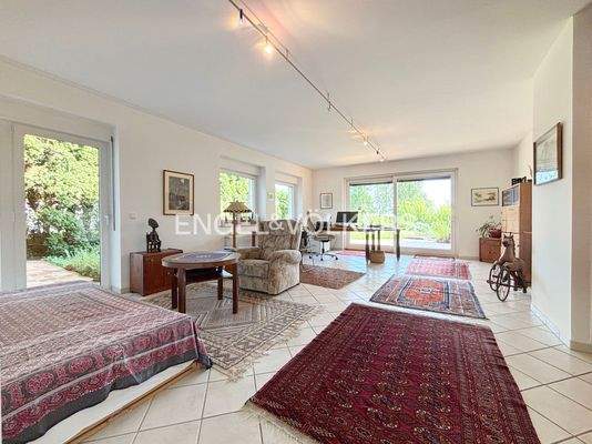 Büro mit Zugang zur Terrasse Untergeschoss