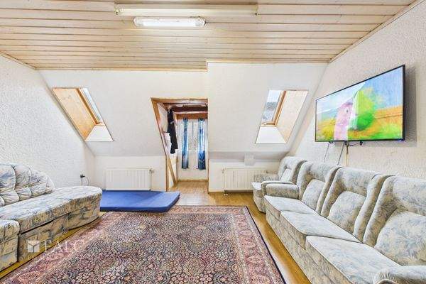 CAM04294G0-PR0028-STILL034