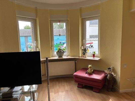Erker im Wohnzimmer  Haus in Fröndenberg. Besichtigung bei WZ-Immobilien.jpg