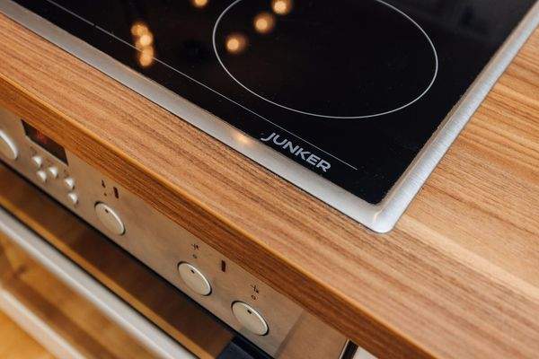 Ceranfeldherd mit Backofen