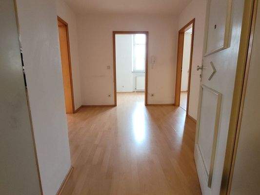 Bitte treten Sie ein!