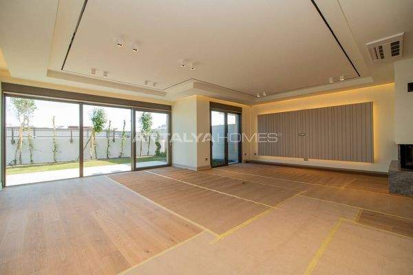 Houses with Private Garden and Pool in Antalya Lara