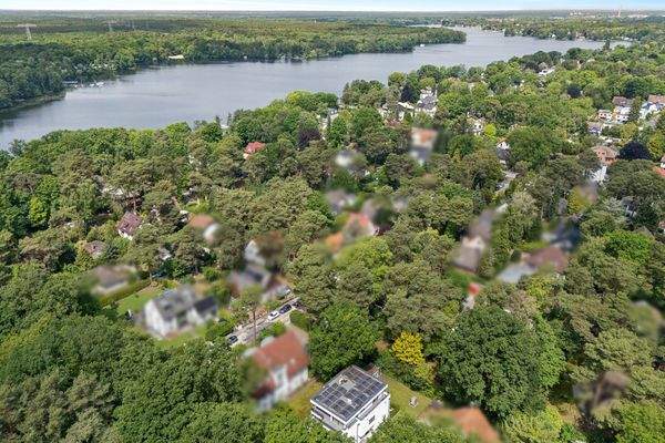 Die Bootsanleger der Havel liegen lediglich 300m vom Objekt entfernt