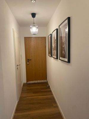 Flur Eingangstür.jpg