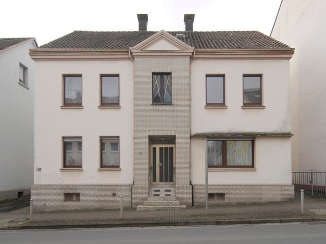 Seltene Gelegenheit ... MEHRFAMILIENHAUS, 6 Wohnungen, 13 Zi., ca. 306 m² Wfl., 834 m² Grund, 2 Garagen ... in Lütgendortmund