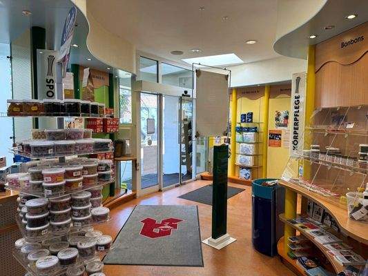 große Verkaufs-/ Ladenfläche