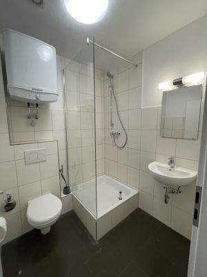 1003-0100_Zimmer 4-Bad.jpg