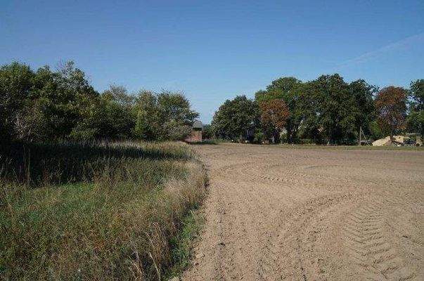 derzeit Wiese / landwirtschaftliche Fläche 