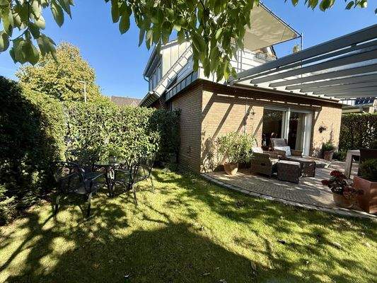 überdachte Terrasse und Dachterrasse