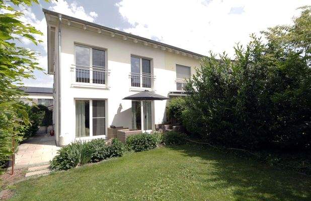 Hausansicht Gartenseite.JPG