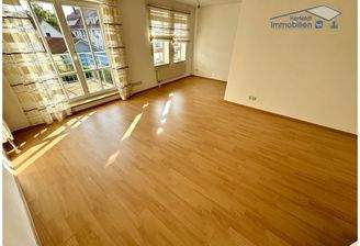 Sehr hell und lichtdurchflutet