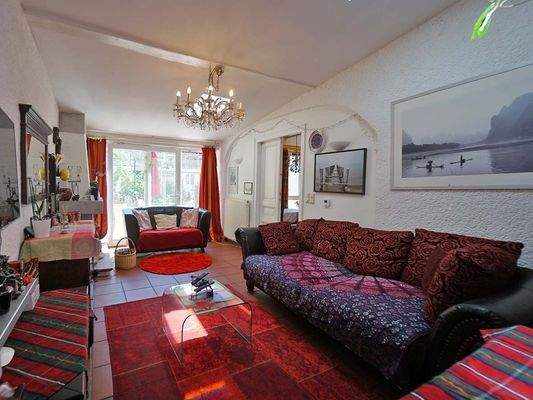 Wohnzimmer_Ausgang zu Terrasse