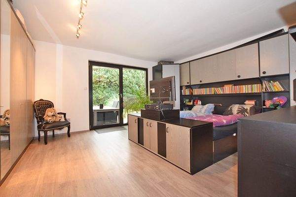 Ein schönes Schlafzimmer im Erdgeschoss ...