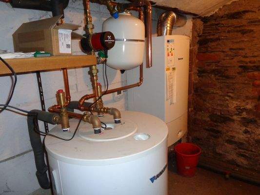 Heizung mit Warmwasserspeicher